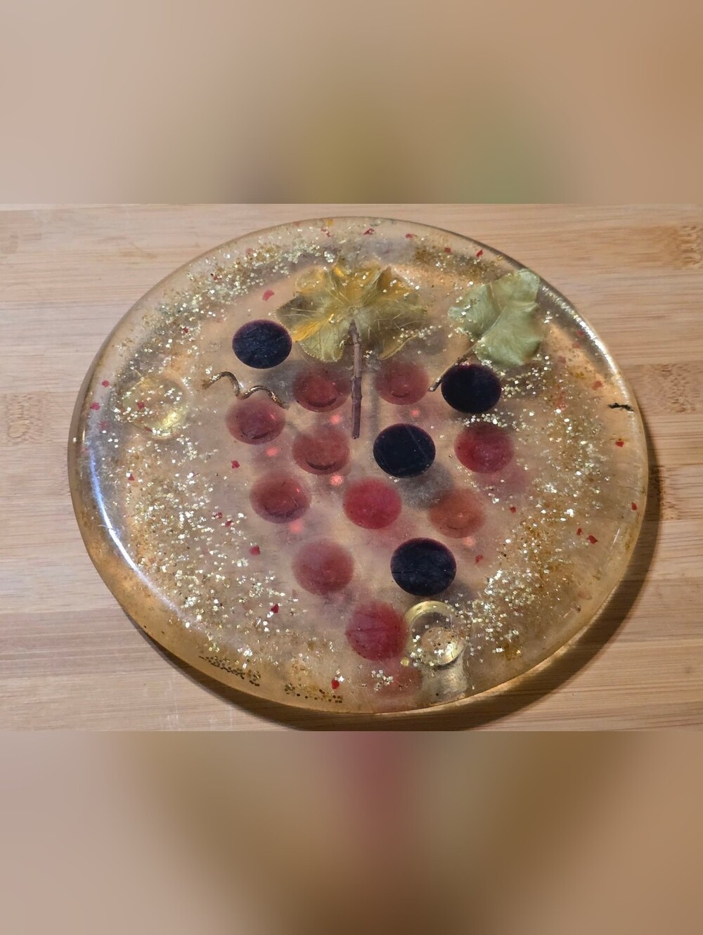 Vintage | Resin Grape Trivet